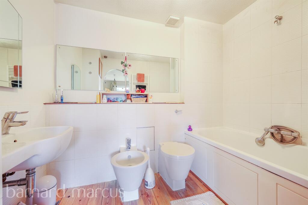 Additional image 8 of Chiltern Close, Croydon