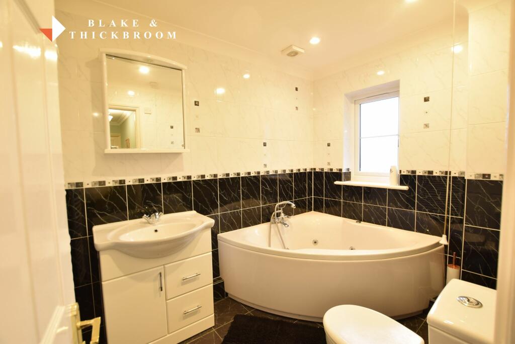 Additional image 11 of Lakeside Oaks, 25 Point Clear Road, St Osyth