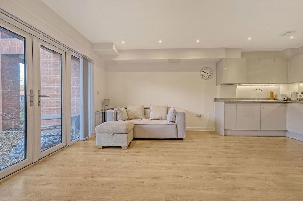 Additional image 11 of Goldington Crescent, Billericay, CM12