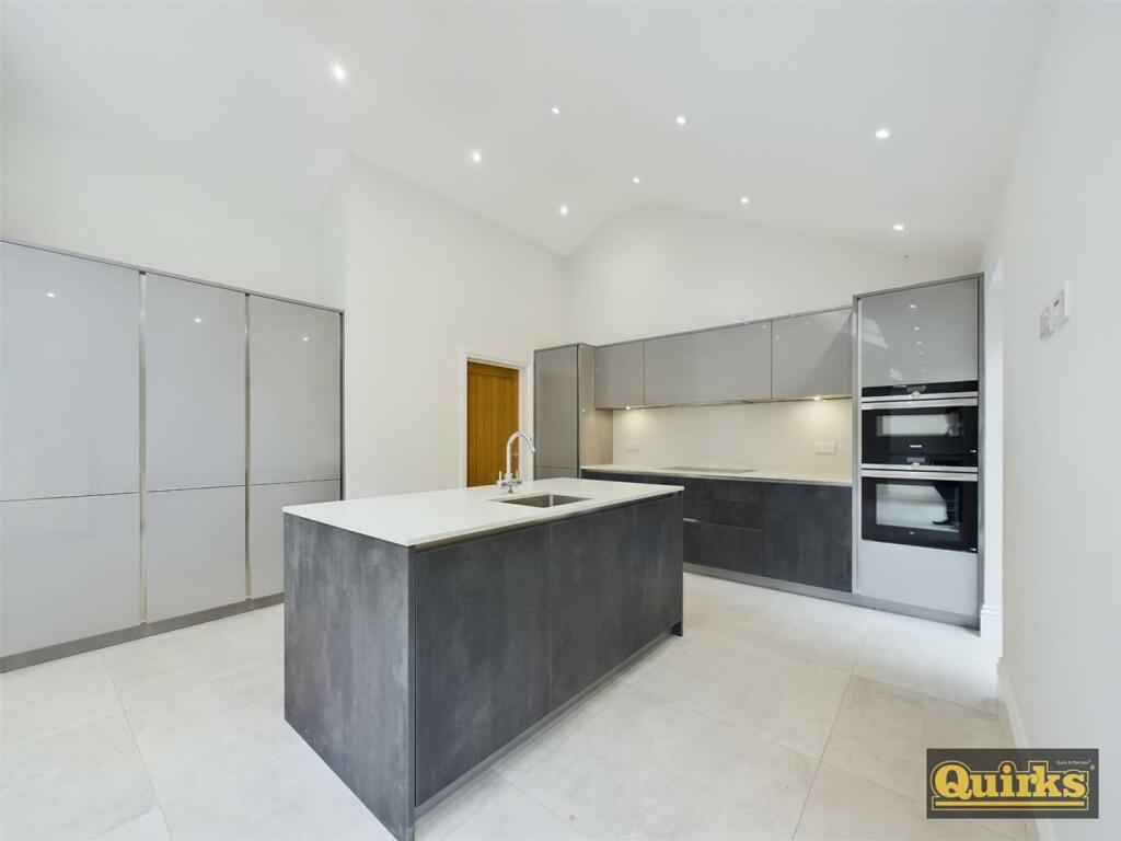 Additional image 6 of Broomhills Chase, Little Burstead, Billericay