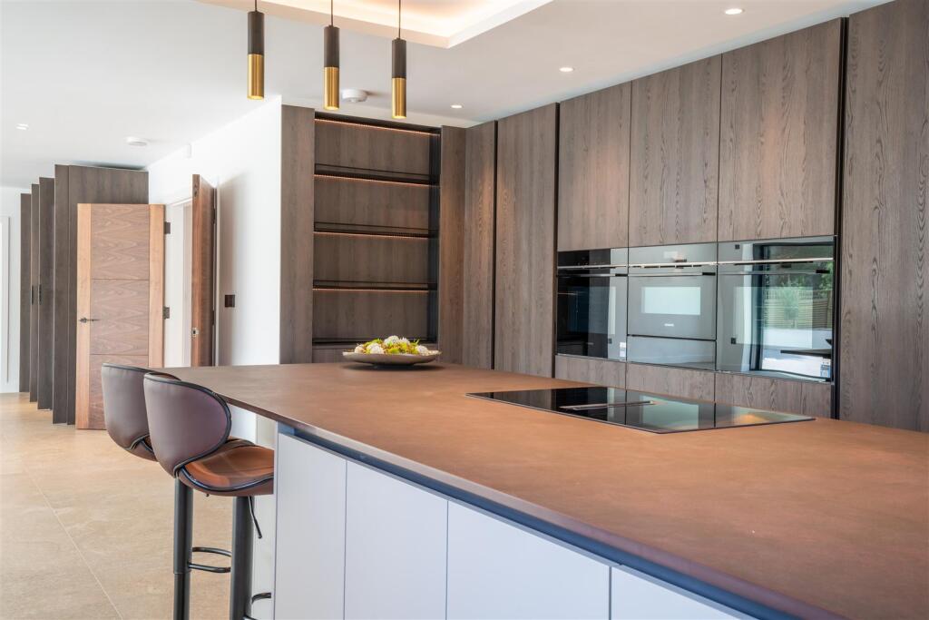 Additional image 12 of Broomhills Chase, Little Burstead, Billericay