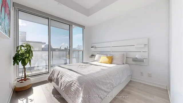 Additional image 13 of 609 Avenue Rd Unit 906