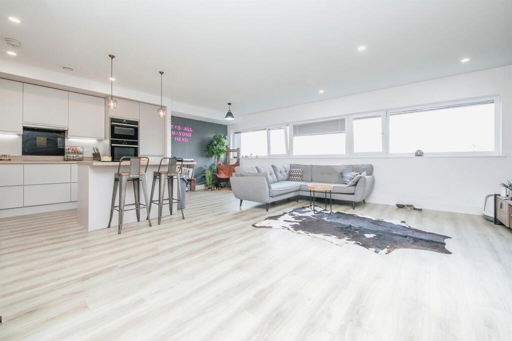 Additional image 18 of Bergholt Road, Colchester