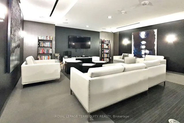 Additional image 20 of 51 East Liberty St Unit 901