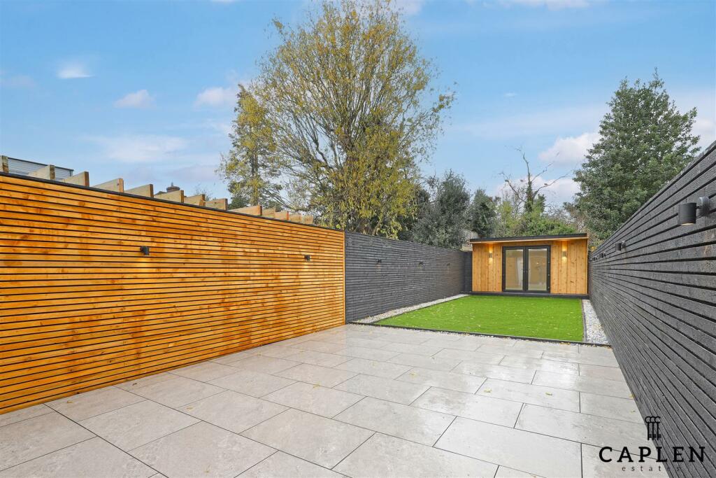 Additional image 14 of Coopers Hill, Ongar