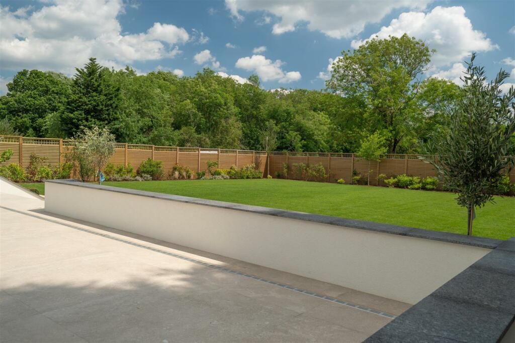 Additional image 58 of Broomhills Chase, Little Burstead, Billericay