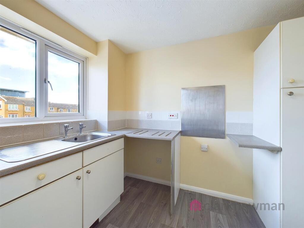 Additional image 4 of Dadswood, Harlow, CM20