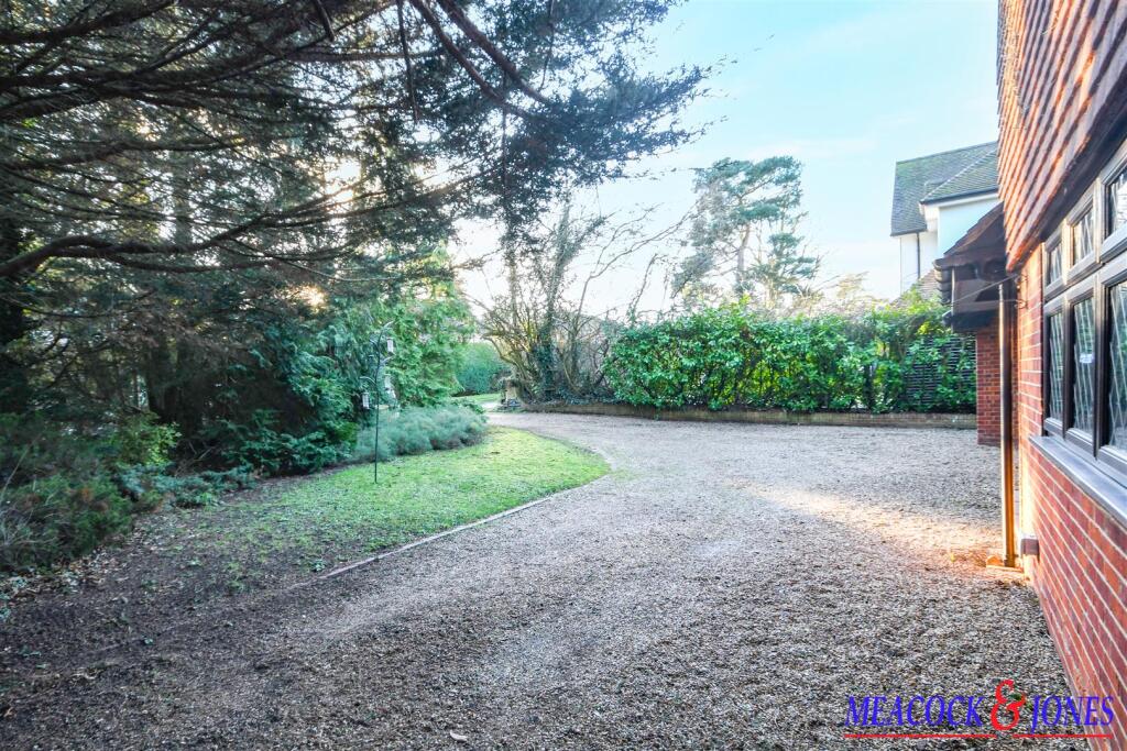 Additional image 3 of Challacombe Close, Hutton Mount, Brentwood