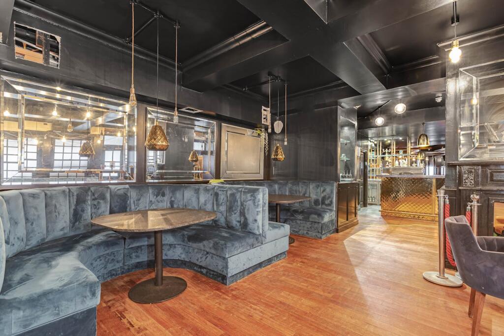 Additional image 11 of The Sugar Hut, 93-95 High Street, Brentwood, CM14 4RR