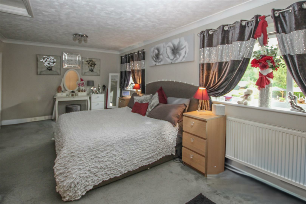 Additional image 31 of Honeypot Lane, Brentwood