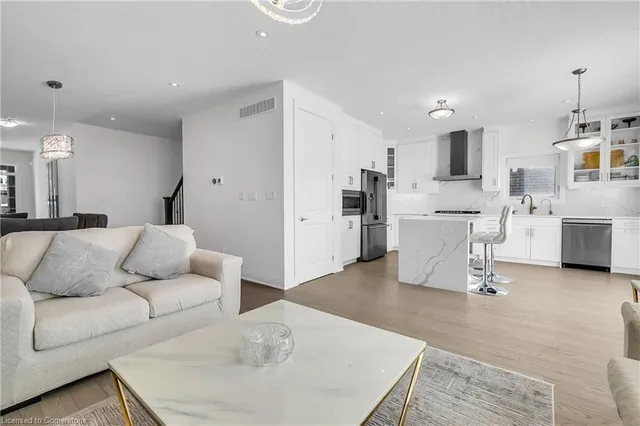 Additional image 11 of 528 Nathalie Cres