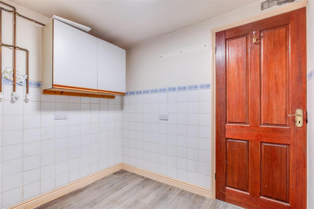 Additional image 15 of Meadow Lane, Willaston, Neston