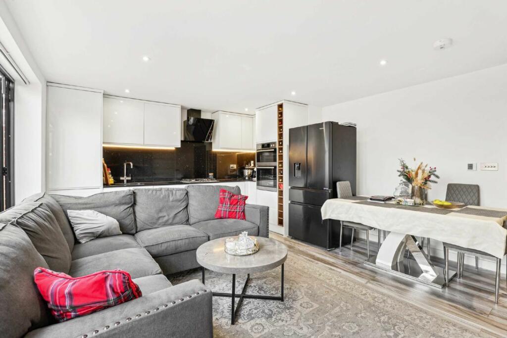 Additional image 3 of Streatham Road, Tooting