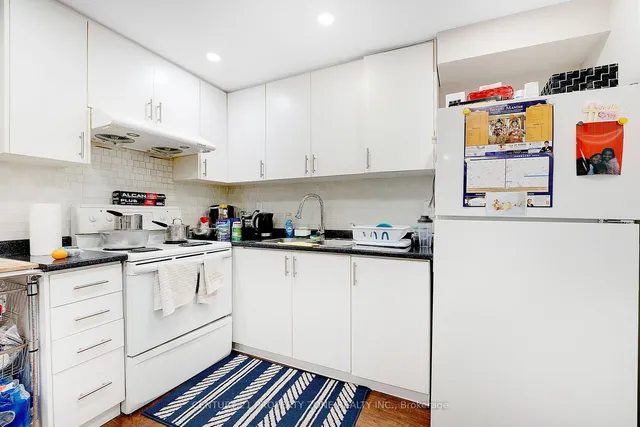 Additional image 22 of 9 Giltspur Rd