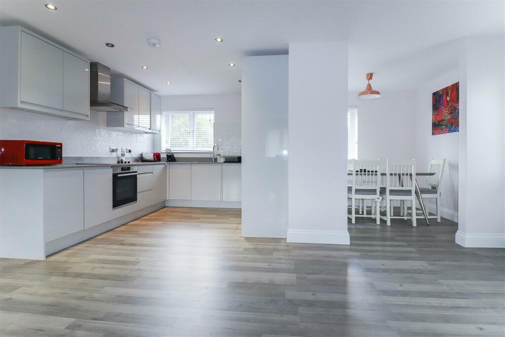 Additional image 11 of Tipps Cross Lane, Hook End, Brentwood