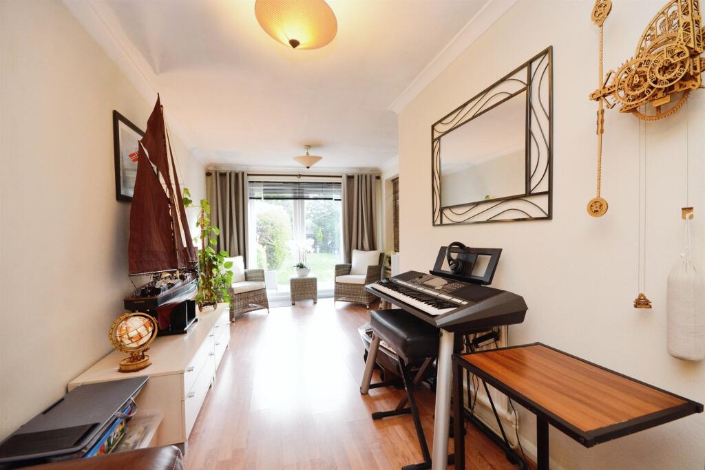 Additional image 6 of Baddow Hall Crescent, Great Baddow, Chelmsford