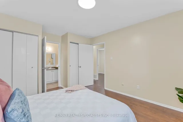 Additional image 15 of 198 Folkstone Cres