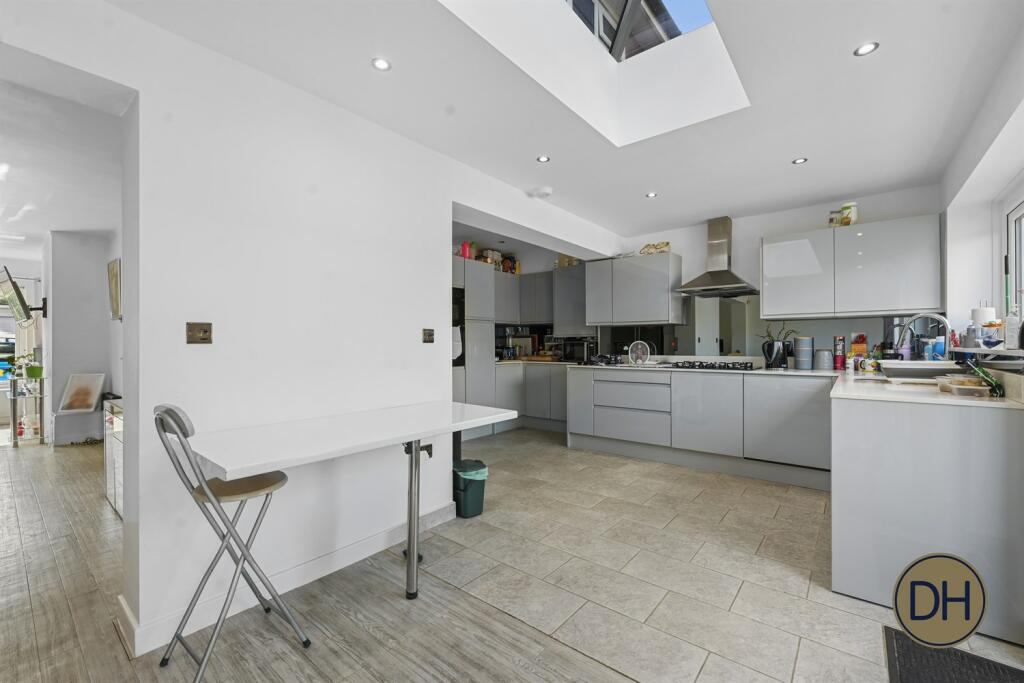 Additional image 4 of Longfields, Chipping Ongar, Essex CM5