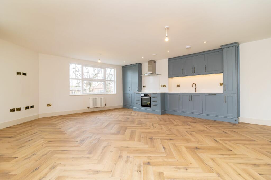 Additional image 3 of 44 The Green, Surrey, CR6