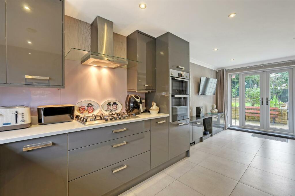 Additional image 16 of Stunning Detached Cottage:  Roydon