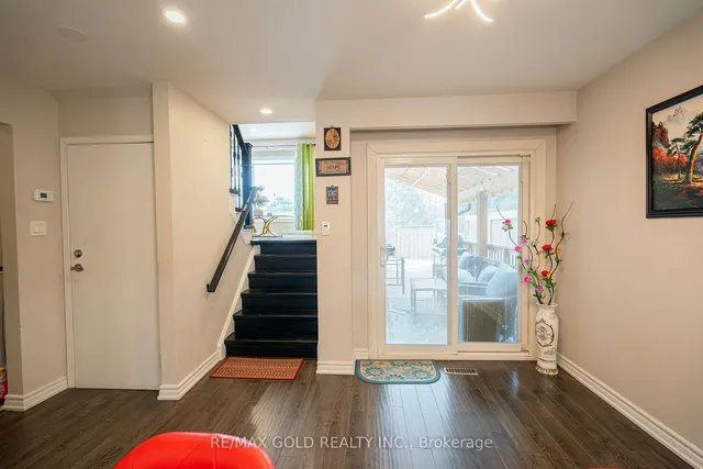 Additional image 12 of 4 Simmons Blvd