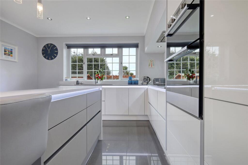 Additional image 8 of Chartfield Drive, Kirby-le-Soken, Frinton-on-Sea, Essex, CO13