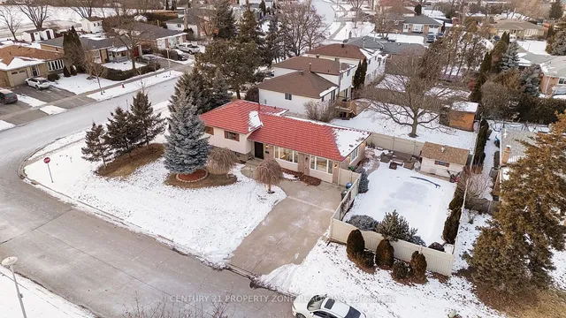 Additional image 39 of 66 Gondola Cres