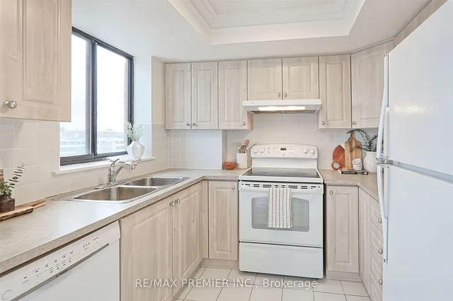 Additional image 19 of 40 Richview Rd Unit 1503