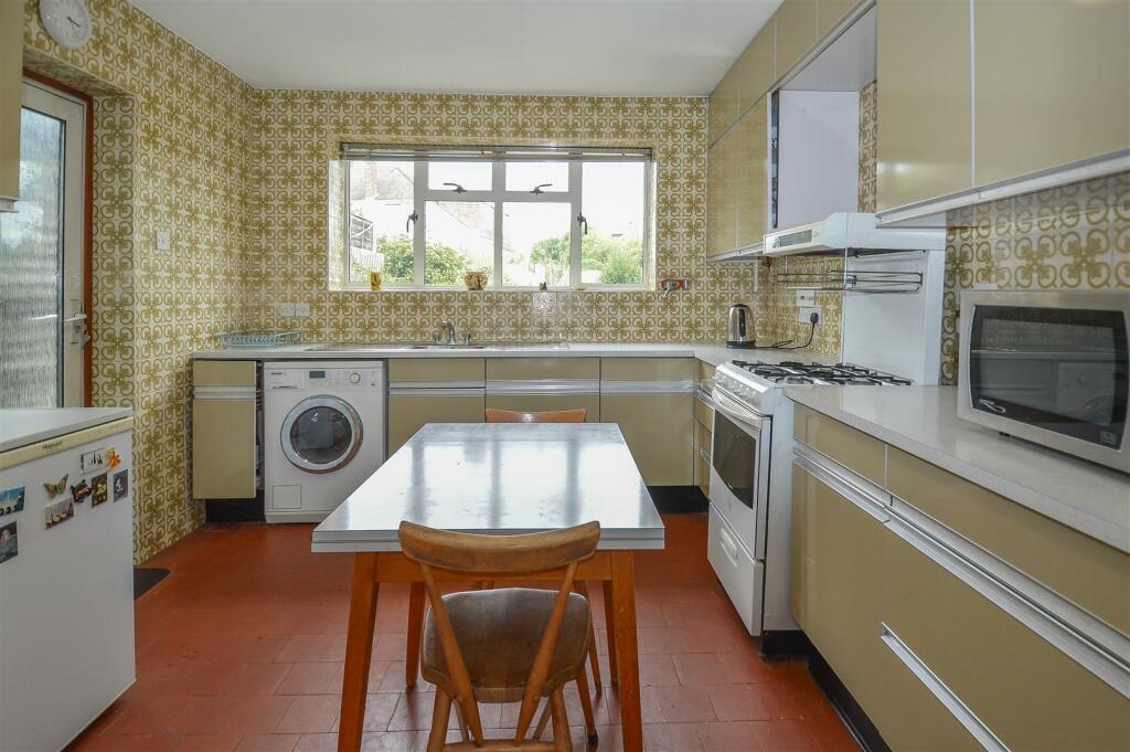 Additional image 5 of Belvedere Road, Brentwood