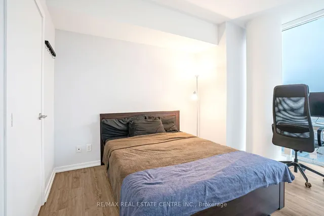 Additional image 31 of 105 The Queensway Ave Unit 303