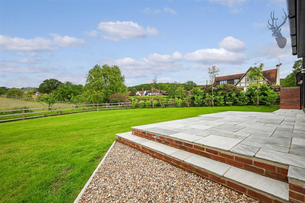 Additional image 36 of Lessington Barn, Theydon Mount