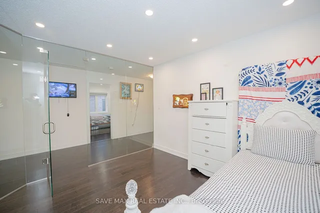 Additional image 25 of 23 HENDRICKS Cres