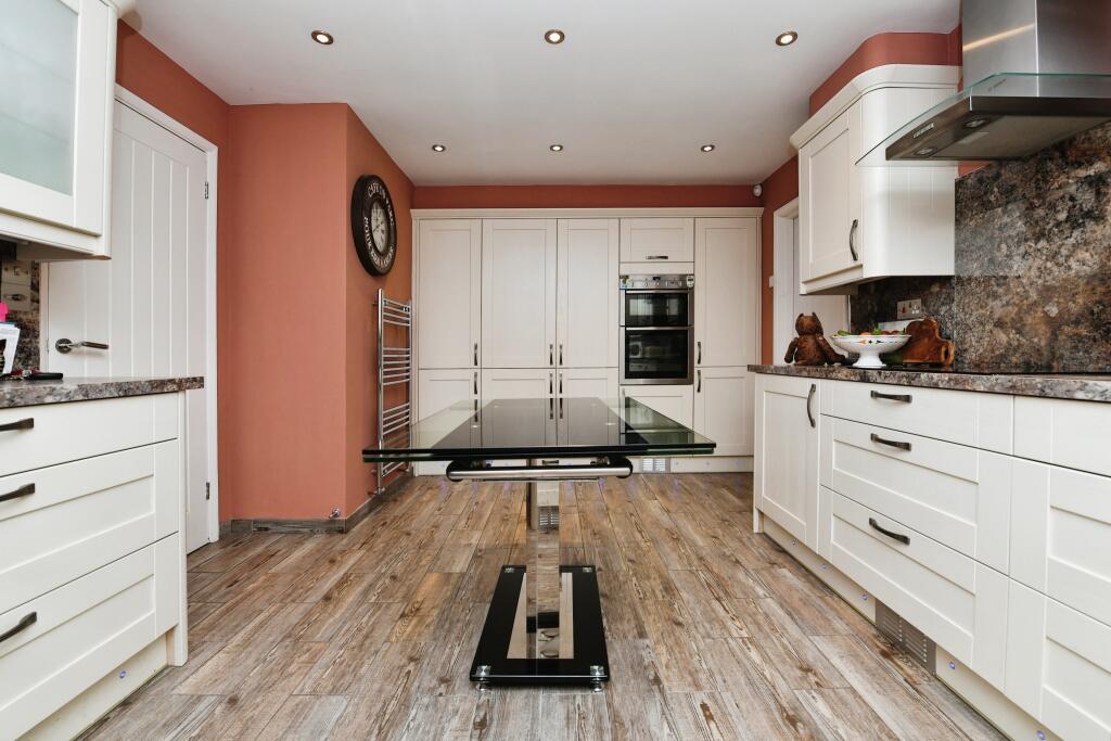 Additional image 2 of Salmonds Grove, Ingrave, Brentwood, CM13
