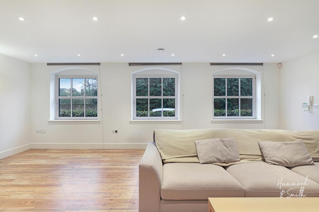 Additional image 13 of Hemnall Street, Epping, CM16