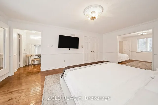 Additional image 17 of 8 Enchanted Crt