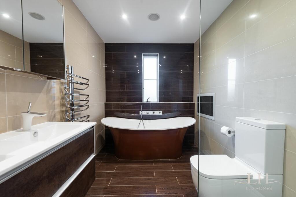 Additional image 31 of Coxtie Green Road, Brentwood