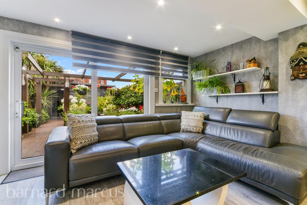 Additional image 20 of Lexden Road, Mitcham