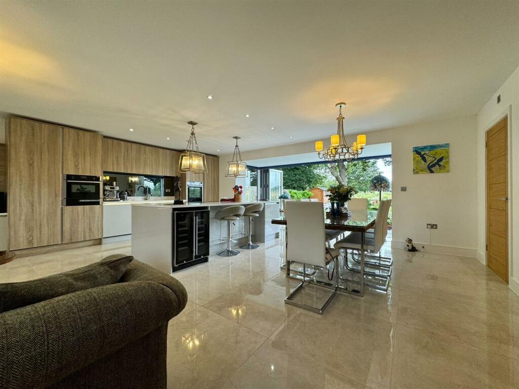 Additional image 7 of Oaklands Stoney Hills, Burnham-On-Crouch