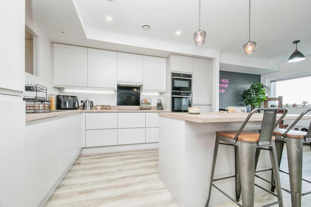 Additional image 5 of Bergholt Road, Colchester