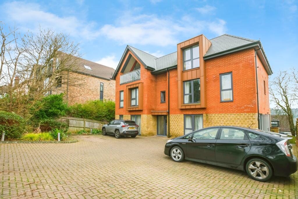 Additional image 13 of 38 Woodcote Grove Road, Coulsdon, CR5