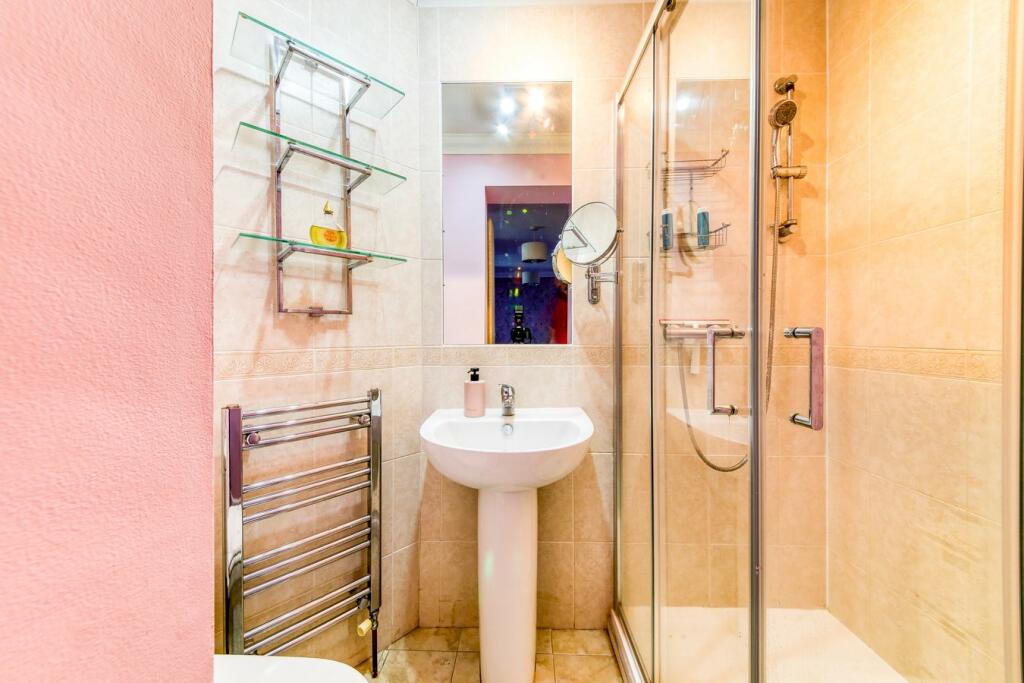 Additional image 15 of Elmfield Way, South Croydon, CR2