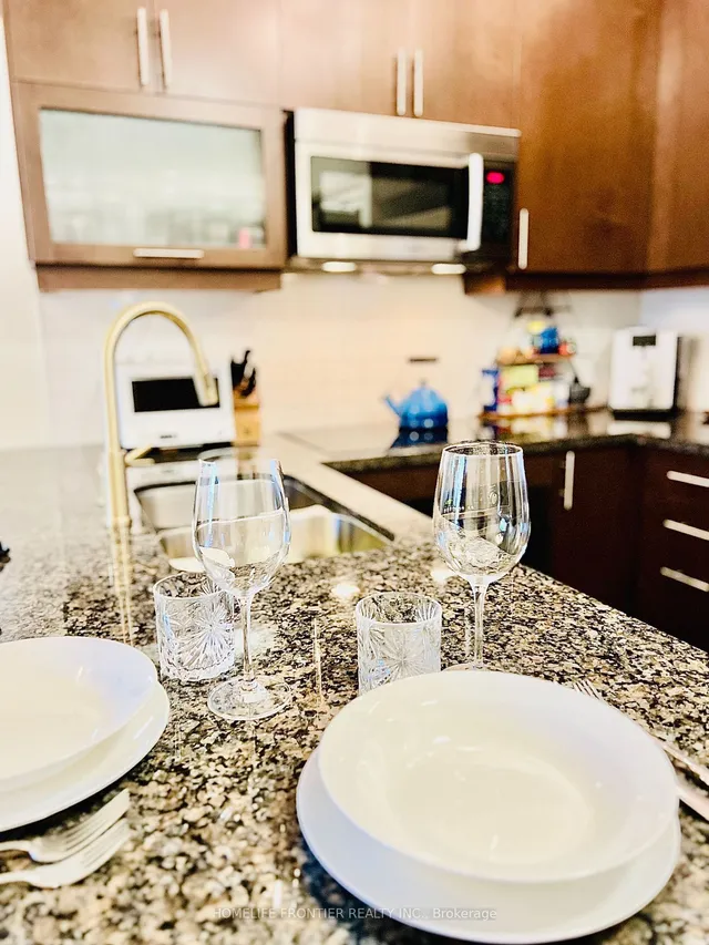 Additional image 3 of 35 Balmuto St Unit 710