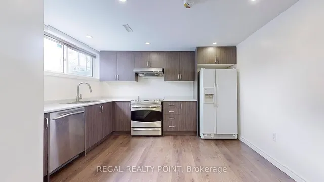 Additional image 36 of 46 Bernadine St