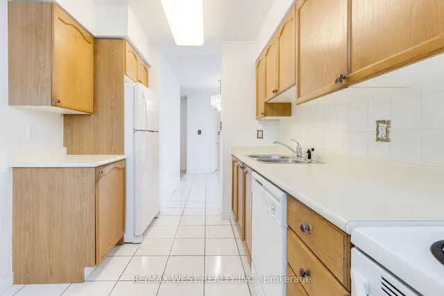 Additional image 7 of 28 Empress Ave Unit 1011