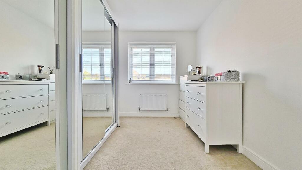 Additional image 19 of Skippers Way, Walton On The Naze