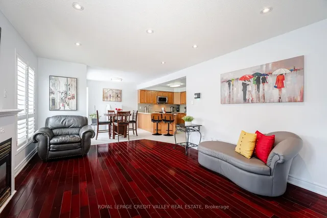 Additional image 12 of 13 Legend Lane