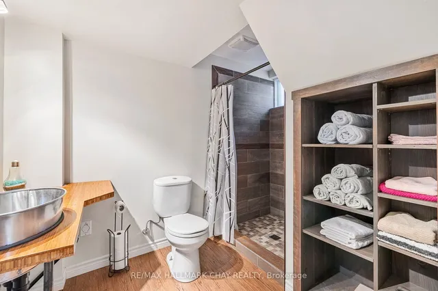 Additional image 22 of 405 Broadway Ave