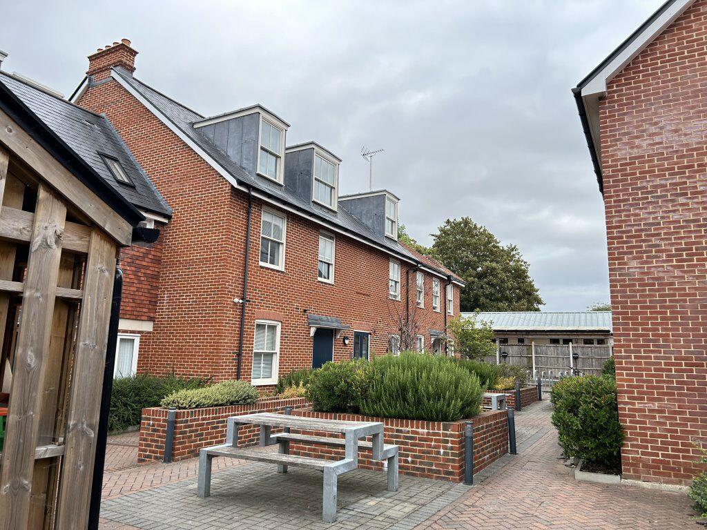 Additional image 2 of 10 Queningate Mews - Ref 3456