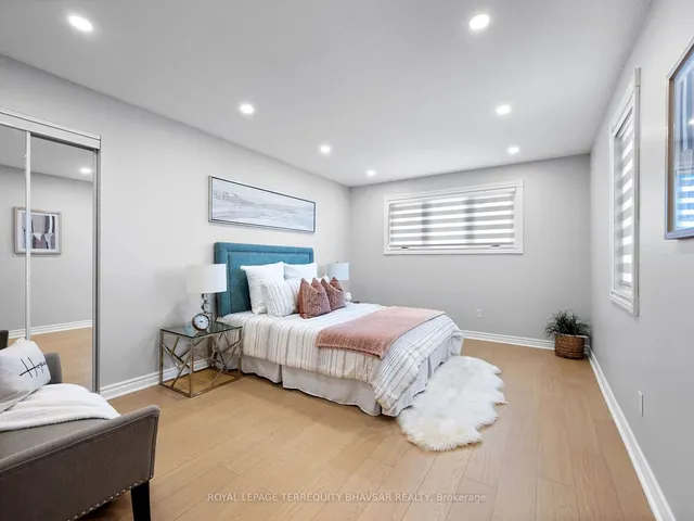 Additional image 25 of 4692 Owl Circ