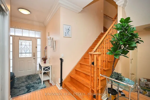 Additional image 15 of 918 Khan Cres